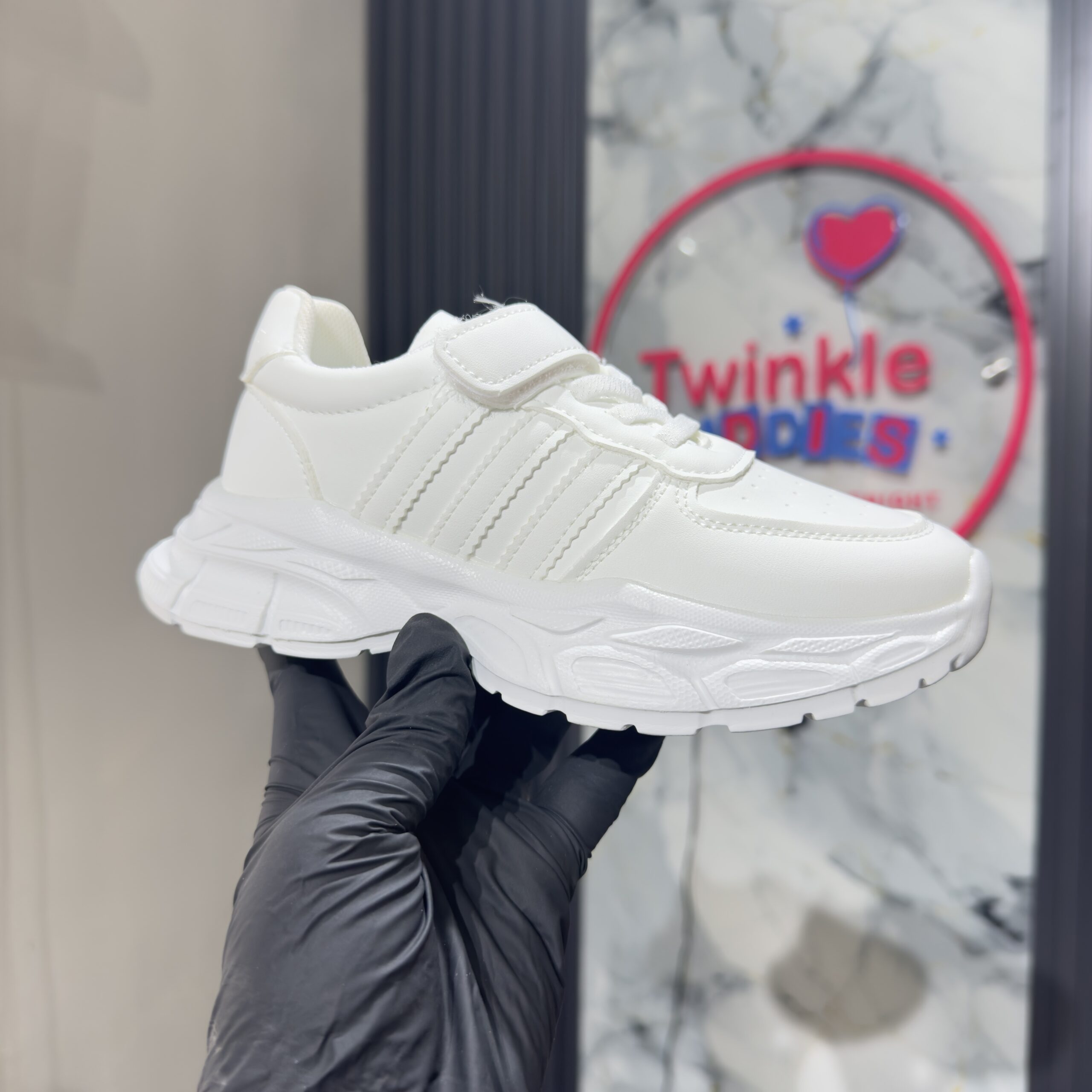 Complete White Unisex School Sneakers - Image 2
