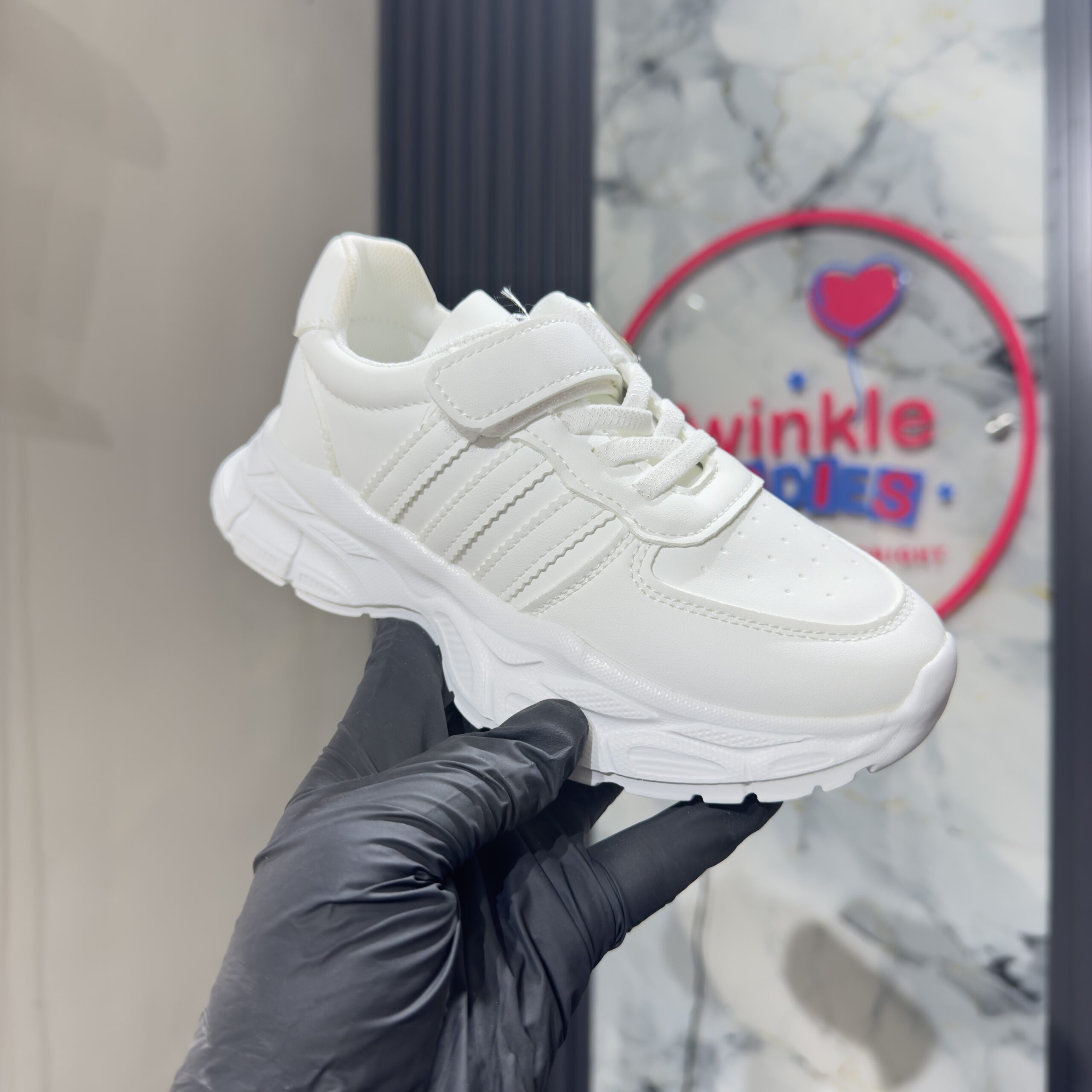 Complete White Unisex School Sneakers - Image 3